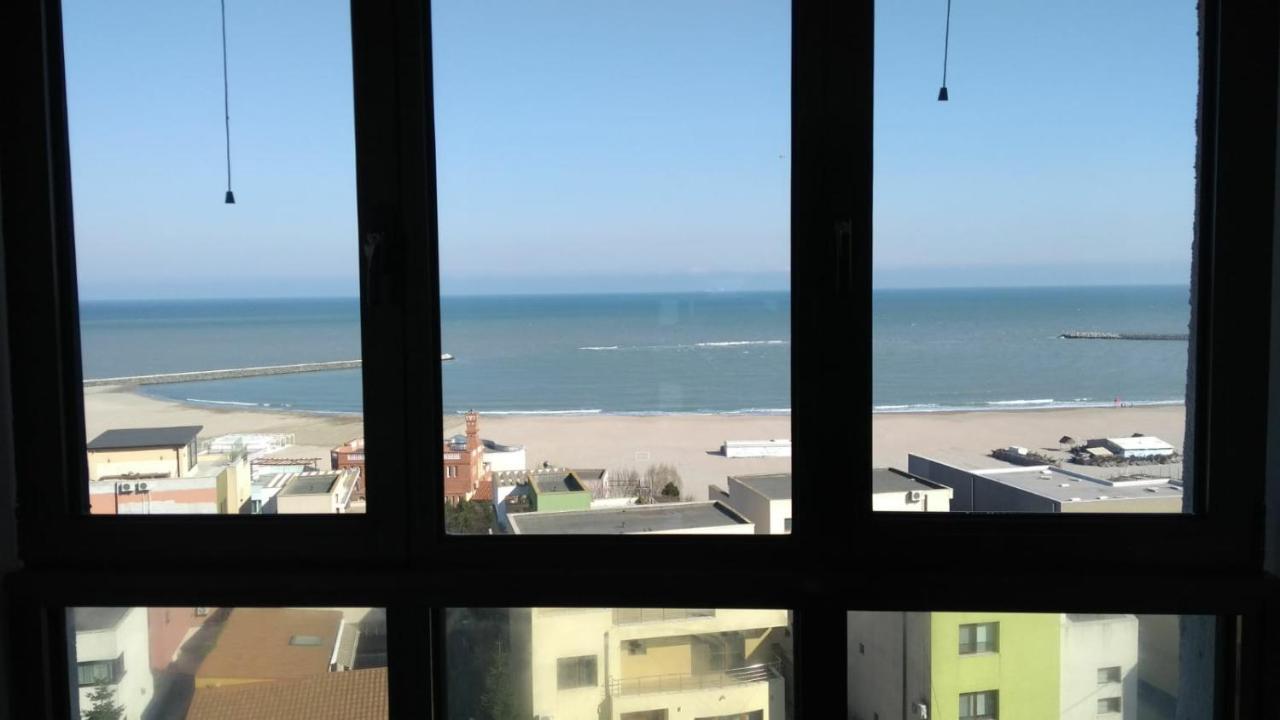 Magic Blue Sea Apartment Констанца Екстериор снимка