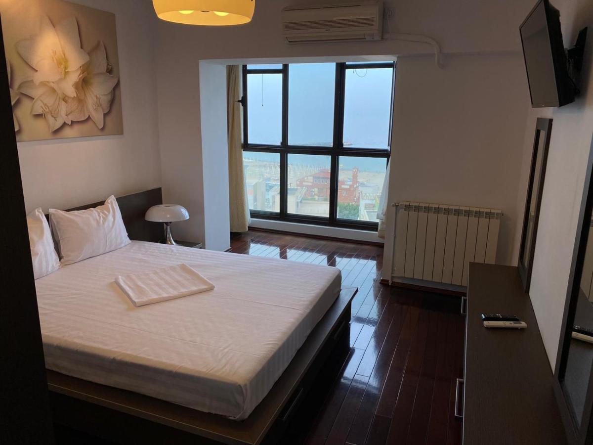 Magic Blue Sea Apartment Констанца Екстериор снимка